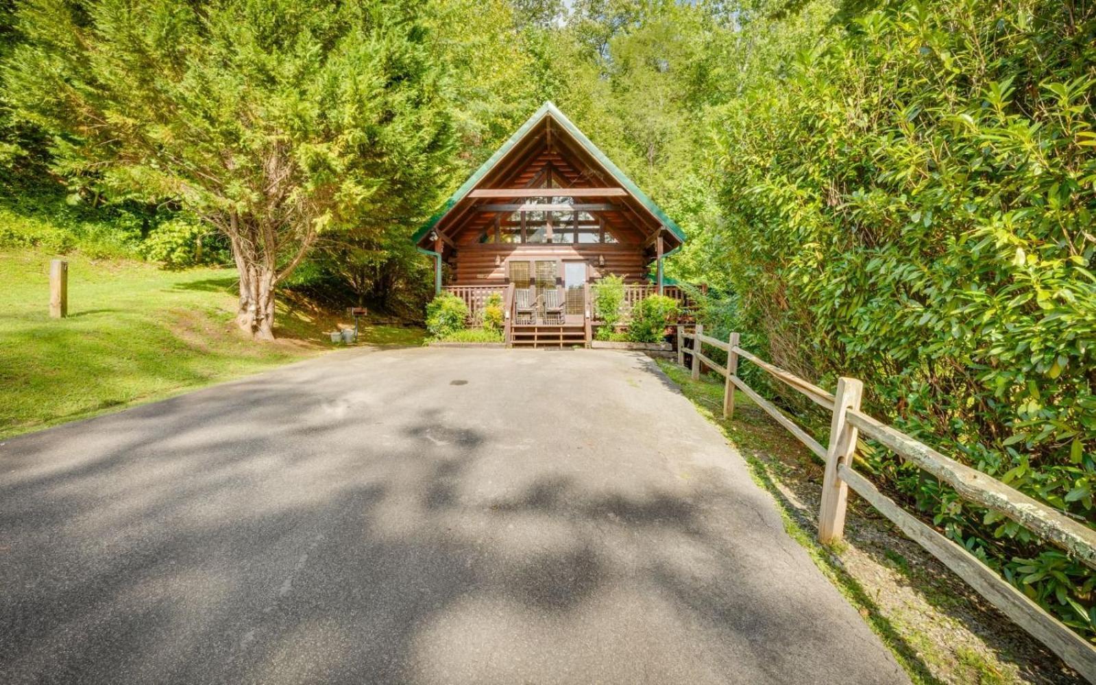 Hugs N Kisses Pool Table Hot Tub Pool Table Community Pool Close To Downtown Gatlinburg Luaran gambar