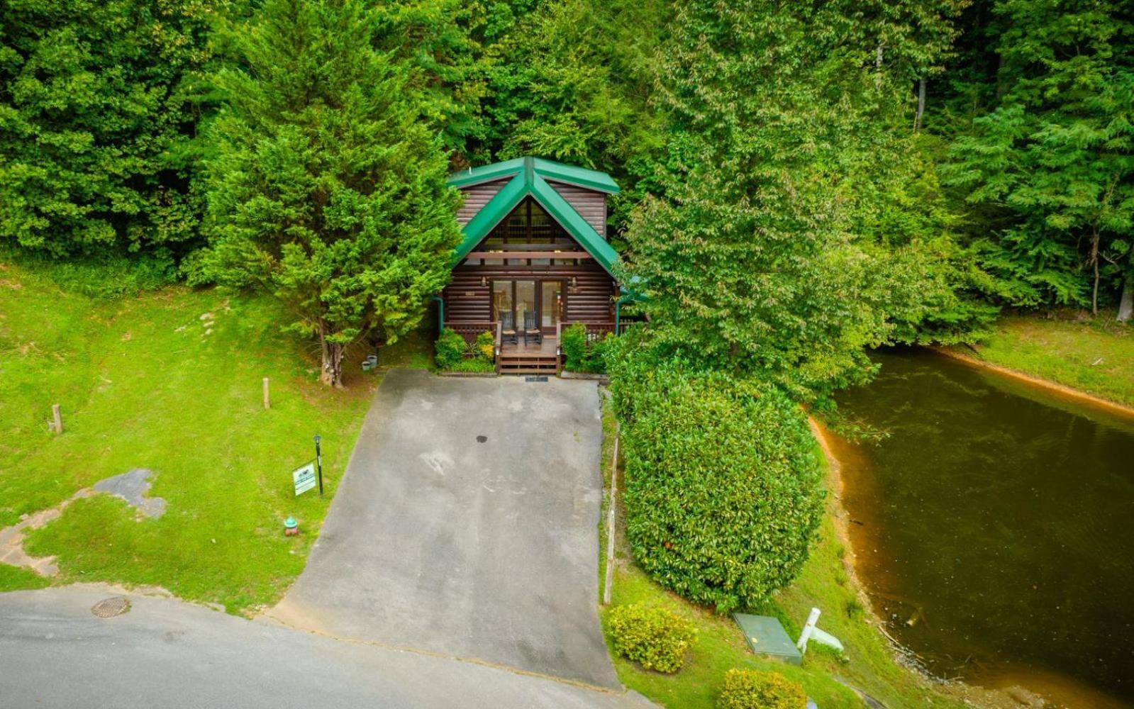Hugs N Kisses Pool Table Hot Tub Pool Table Community Pool Close To Downtown Gatlinburg Luaran gambar