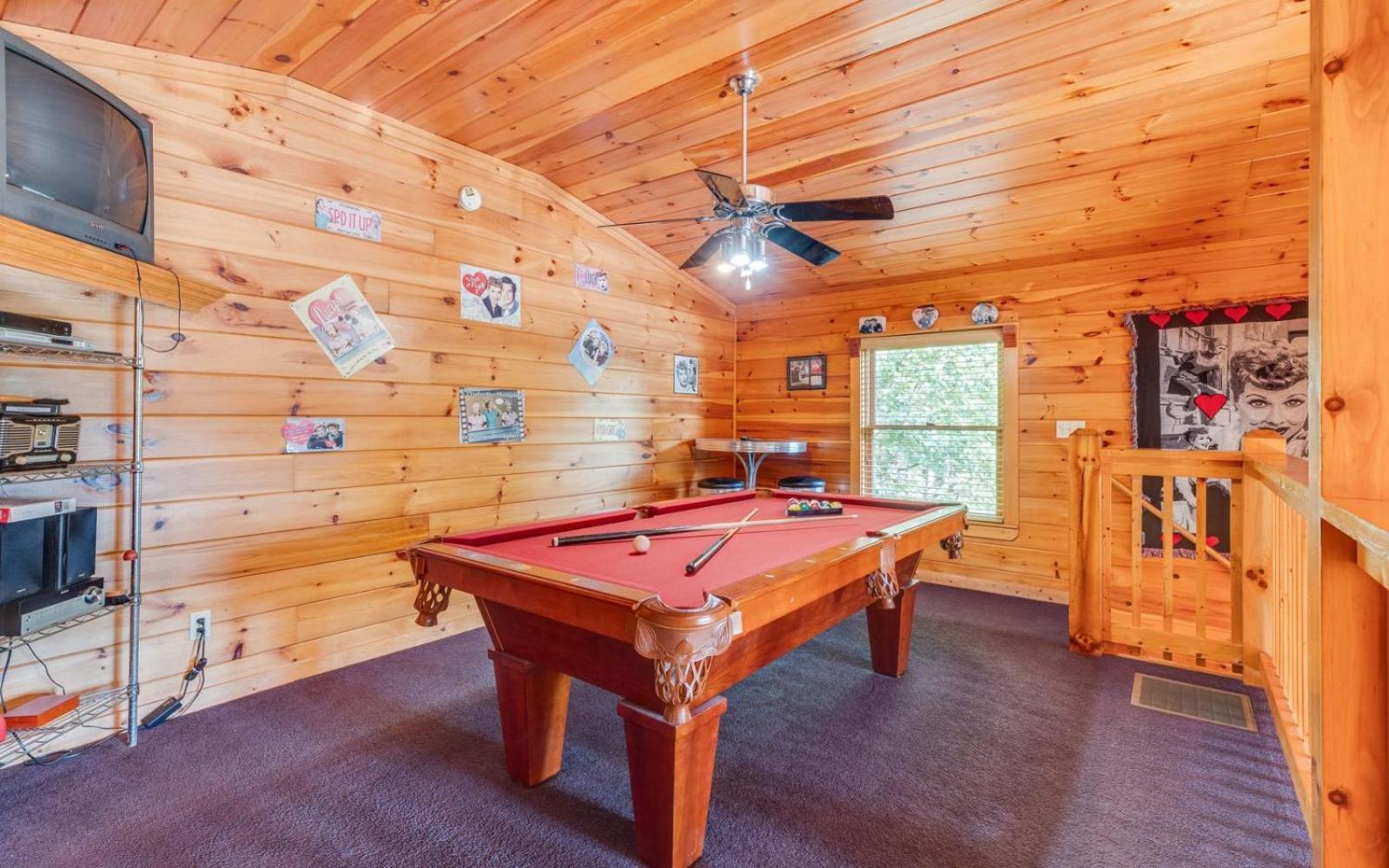 Hugs N Kisses Pool Table Hot Tub Pool Table Community Pool Close To Downtown Gatlinburg Luaran gambar