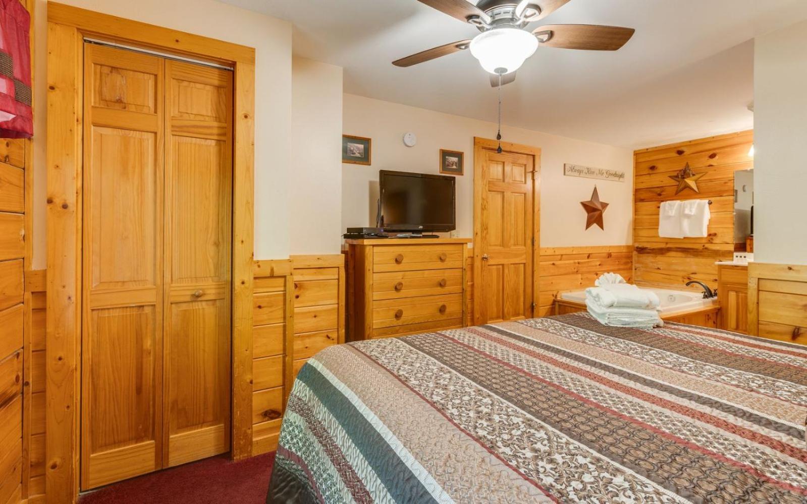Hugs N Kisses Pool Table Hot Tub Pool Table Community Pool Close To Downtown Gatlinburg Luaran gambar