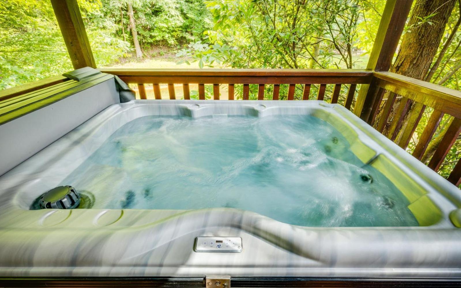 Hugs N Kisses Pool Table Hot Tub Pool Table Community Pool Close To Downtown Gatlinburg Luaran gambar